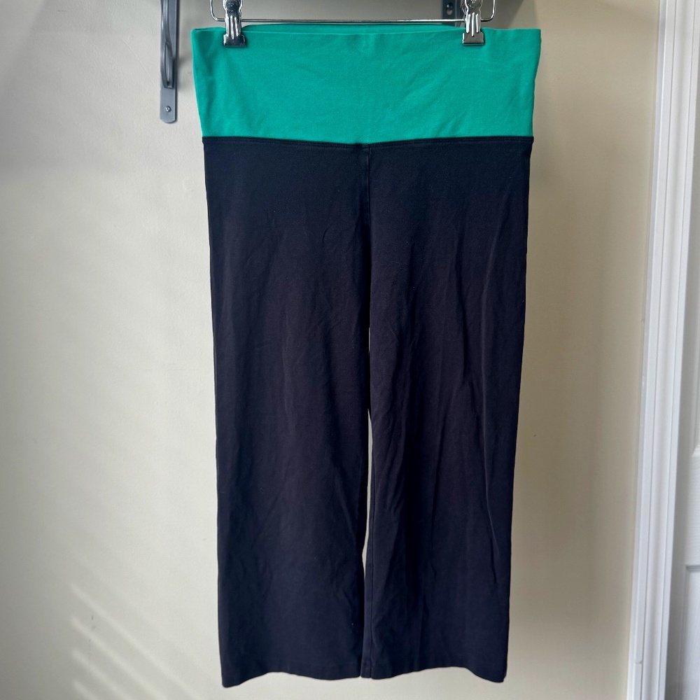 Yoga Capris Green Waist